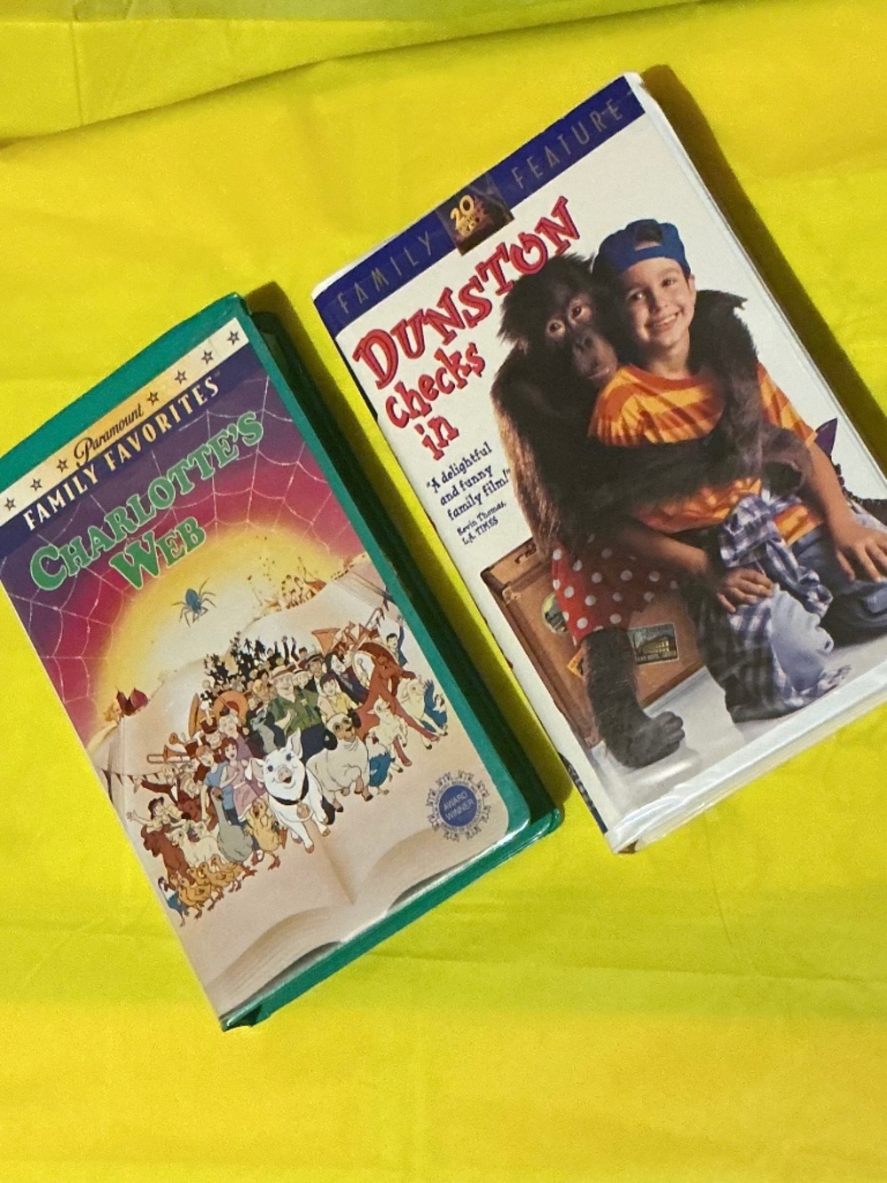 2 Vintage Family VHS Movies Charlotte's Web Dunston Checks In Lot